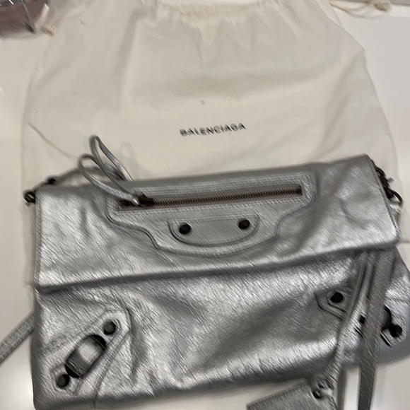 Balenciaga silver crossbody - Picture 7 of 7